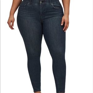 Torrid bombshell skinny dark wash jeans size 20